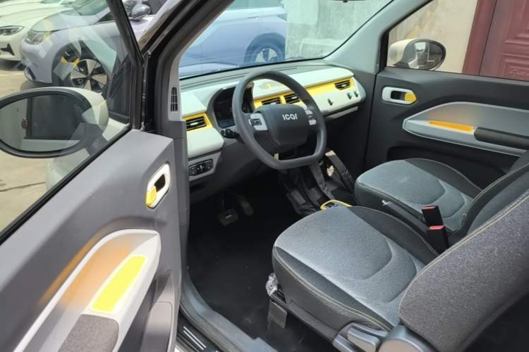 Used Chery QQ Ice Cream 2022 170km Sundae Phosphate Lithium-Ion Driver Seat