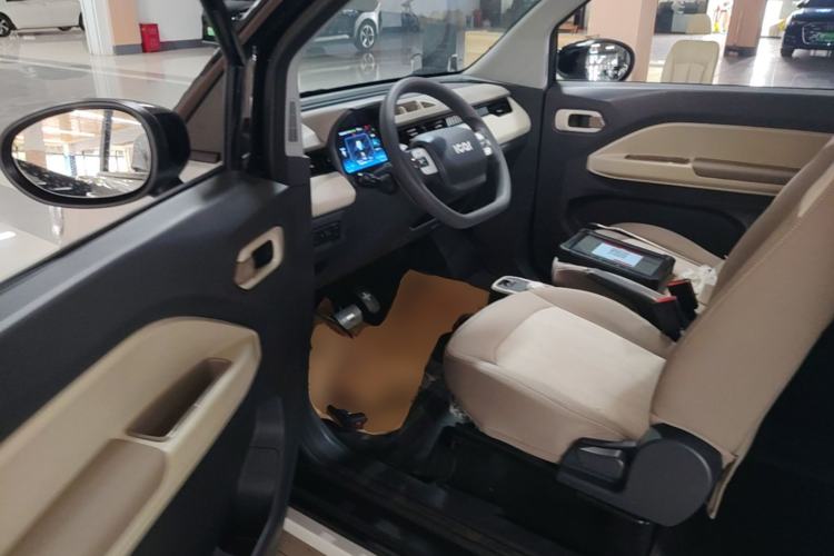 Used Chery QQ Ice Cream 2022 170km Sundae Phosphate Lithium-Ion Driver Seat