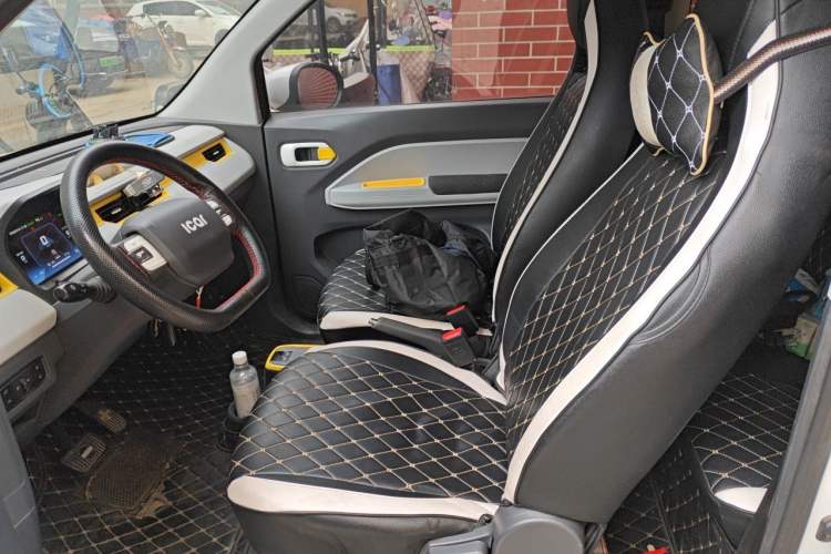 Used Chery QQ Ice Cream 2022 120km Conical Shape Lithium Iron Phosphate Driver Seat
