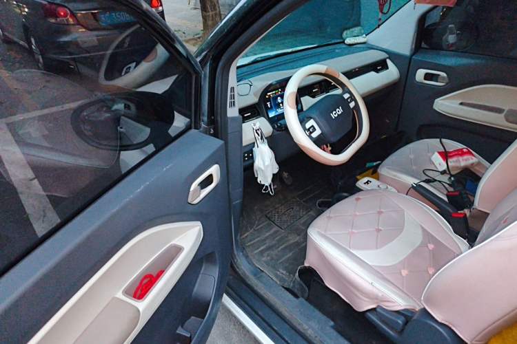 Used Chery QQ Ice Cream 2022 170km Sundae Phosphate Lithium-Ion Driver Seat