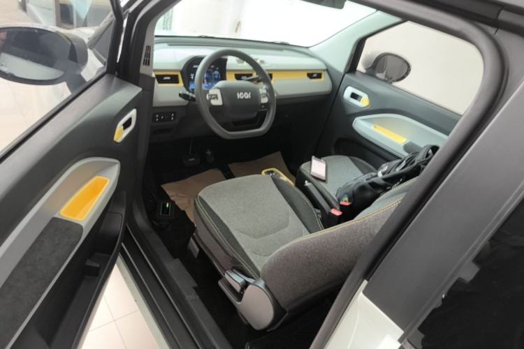 Used Chery QQ Ice Cream 2022 170km Sundae Phosphate Lithium-Ion Driver Seat