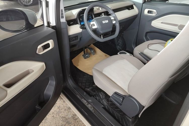 Used Chery QQ Ice Cream 2022 170km Sundae Phosphate Lithium-Ion Driver Seat