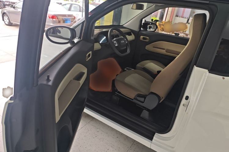 Used Chery QQ Ice Cream 2022 120km Conical Shape Lithium Iron Phosphate Driver Seat