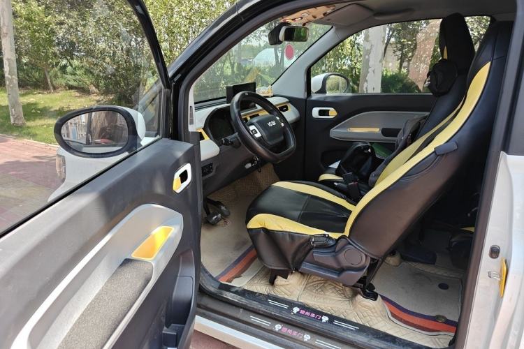 Used Chery QQ Ice Cream 2022 120km Conical Shape Lithium Iron Phosphate Driver Seat