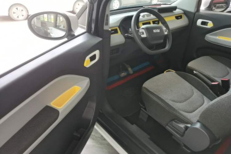 Used Chery QQ Ice Cream 2022 120km Conical Shape Lithium Iron Phosphate Driver Seat