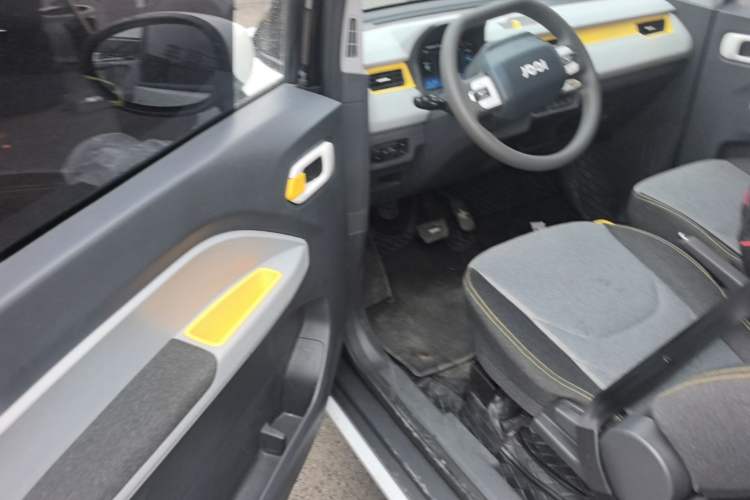 Used Chery QQ Ice Cream 2022 Pudding Model Driver Seat