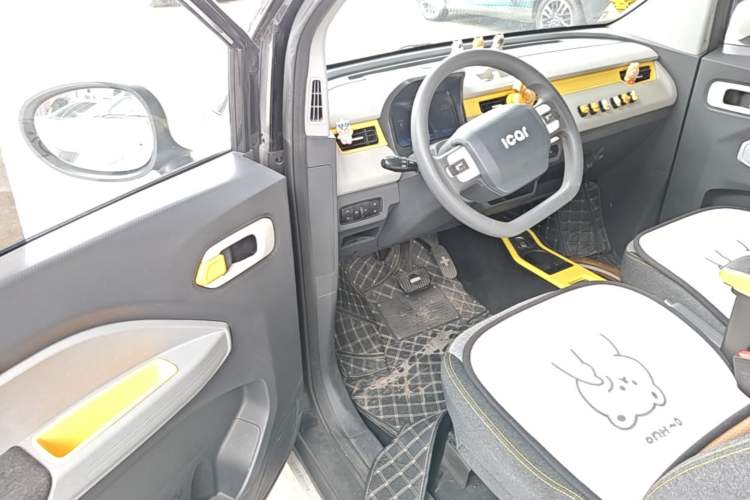 Used Chery QQ Ice Cream 2022 170km Sundae Phosphate Lithium-Ion Driver Seat