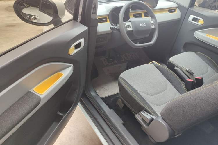 Used Chery QQ Ice Cream 2022 170km Sundae Phosphate Lithium-Ion Driver Seat