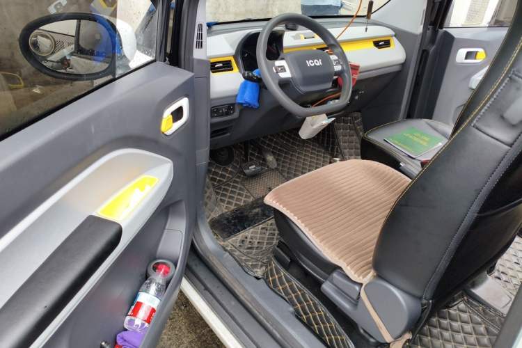 Used Chery QQ Ice Cream 2022 170km Sundae Phosphate Lithium-Ion Driver Seat