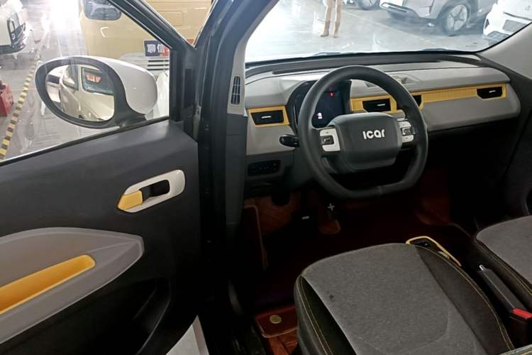 Used Chery QQ Ice Cream 2022 170km Sundae Phosphate Lithium-Ion Driver Seat
