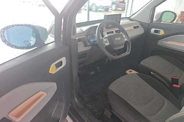 Used Chery QQ Ice Cream 2022 170km Sundae Phosphate Lithium-Ion Driver Seat