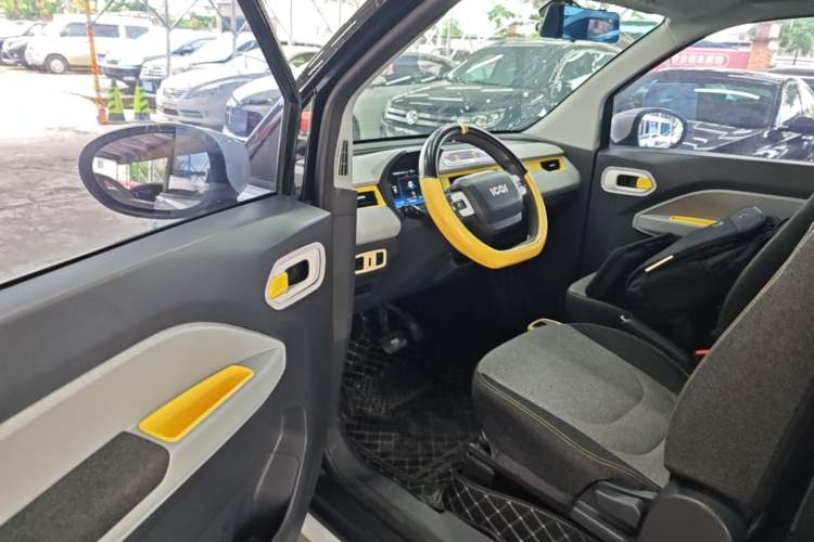 Used Chery QQ Ice Cream 2022 170km Sundae Phosphate Lithium-Ion Driver Seat
