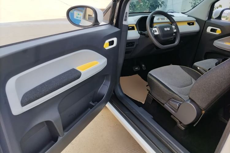 Used Chery QQ Ice Cream 2022 170km Sundae Phosphate Lithium-Ion Driver Seat