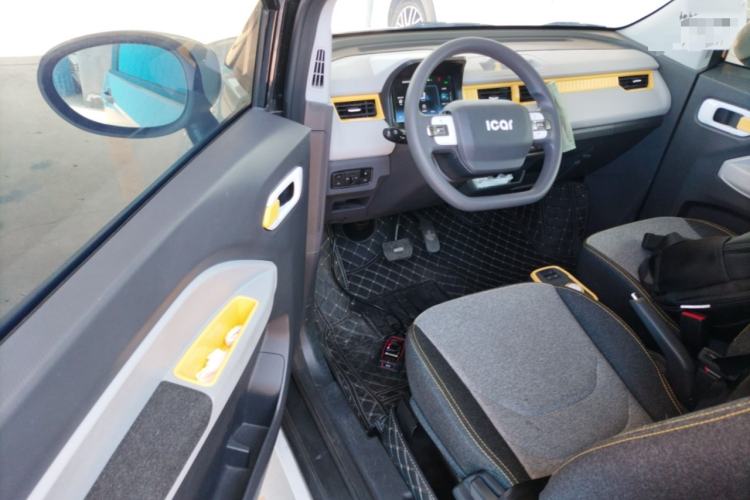 Used Chery QQ Ice Cream 2022 170km Sundae Phosphate Lithium-Ion Driver Seat