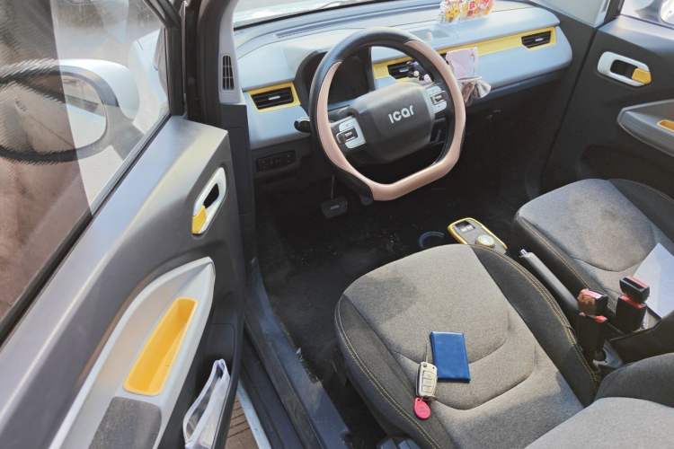 Used Chery QQ Ice Cream 2022 170km Sundae Phosphate Lithium-Ion Driver Seat