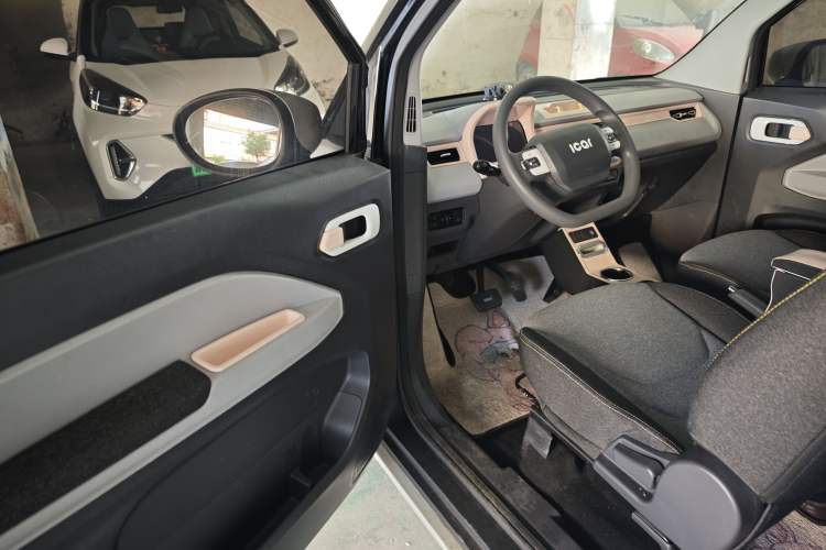 Used Chery QQ Ice Cream 2022 170km Sundae Phosphate Lithium-Ion Driver Seat