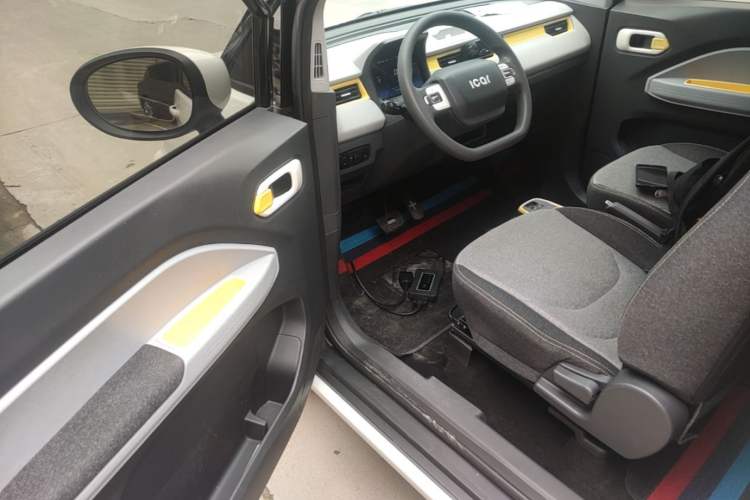 Used Chery QQ Ice Cream 2022 120km Conical Shape Lithium Iron Phosphate Driver Seat