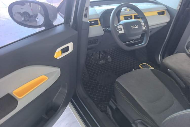 Used Chery QQ Ice Cream 2022 170km Sundae Phosphate Lithium-Ion Driver Seat