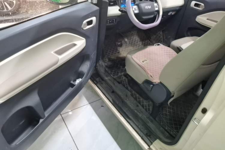 Used Chery QQ Ice Cream 2022 170km Sundae Phosphate Lithium-Ion Driver Seat