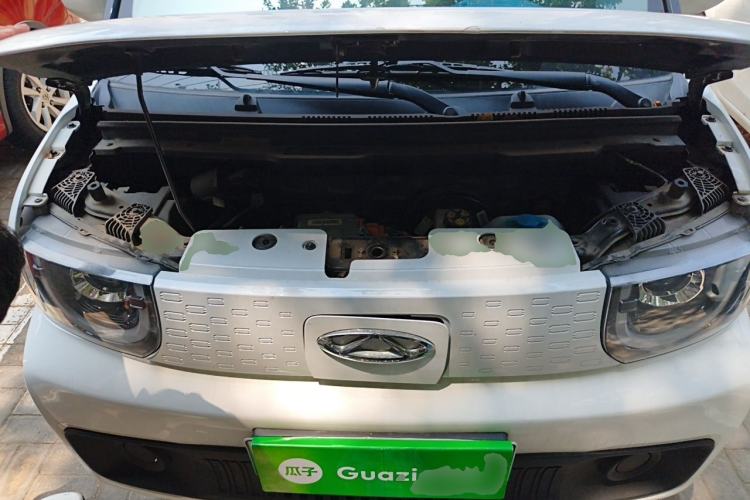 Used Chery QQ Ice Cream 2022 170km Sundae Phosphate Lithium-Ion Engine Bay