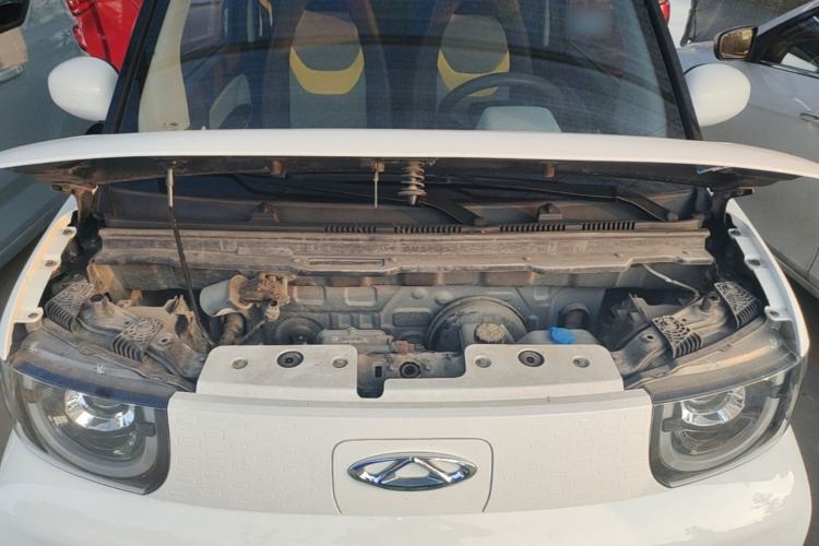 Used Chery QQ Ice Cream 2022 120km Conical Shape Lithium Iron Phosphate Engine Bay