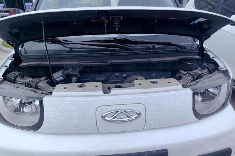 Used Chery QQ Ice Cream 2022 120km Milkshake Phosphate Lithium-Iron Engine Bay