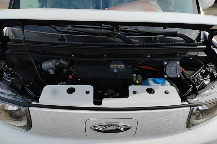 Used Chery QQ Ice Cream 2022 170km Sundae Phosphate Lithium-Ion Engine Bay