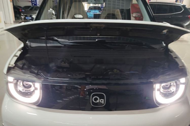 Used Chery QQ Ice Cream 2022 170km Sundae Phosphate Lithium-Ion Engine Bay