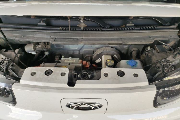 Used Chery QQ Ice Cream 2022 170km Sundae Phosphate Lithium-Ion Engine Bay