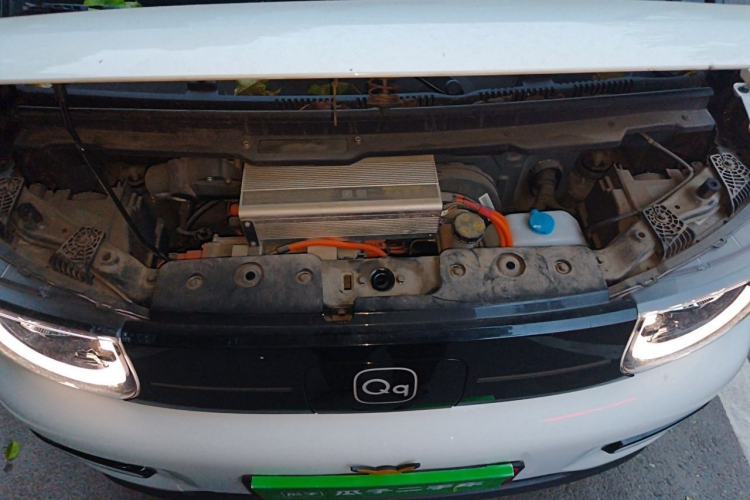 Used Chery QQ Ice Cream 2022 170km Sundae Phosphate Lithium-Ion Engine Bay