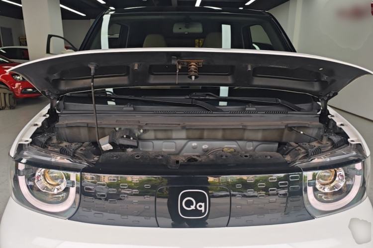 Used Chery QQ Ice Cream 2022 120km Conical Shape Lithium Iron Phosphate Engine Bay