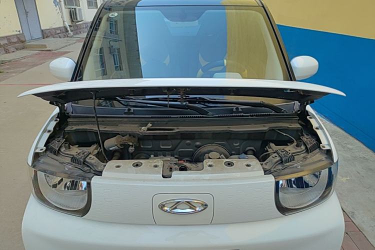 Used Chery QQ Ice Cream 2022 120km Milkshake Phosphate Lithium-Iron Engine Bay