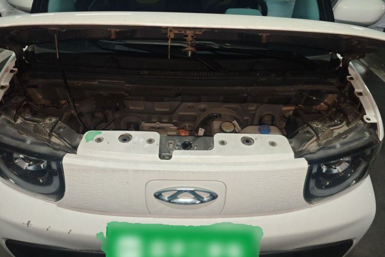 Used Chery QQ Ice Cream 2022 120km Conical Shape Lithium Iron Phosphate Engine Bay