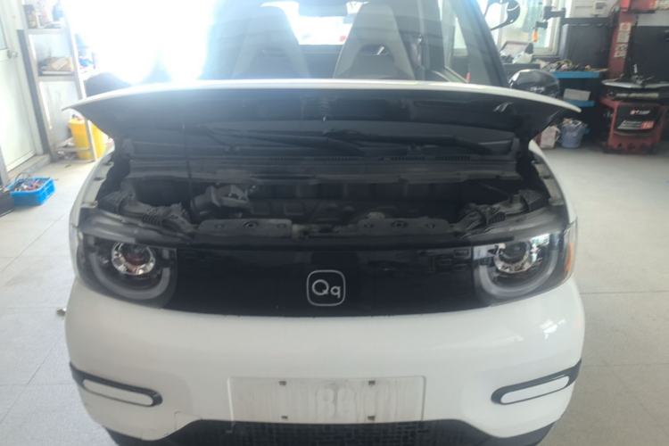 Used Chery QQ Ice Cream 2022 170km Sundae Phosphate Lithium-Ion Engine Bay