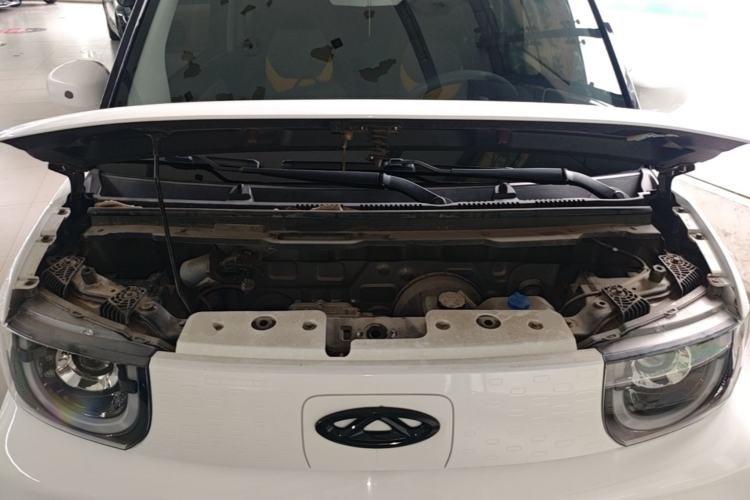 Used Chery QQ Ice Cream 2022 170km Sundae Phosphate Lithium-Ion Engine Bay