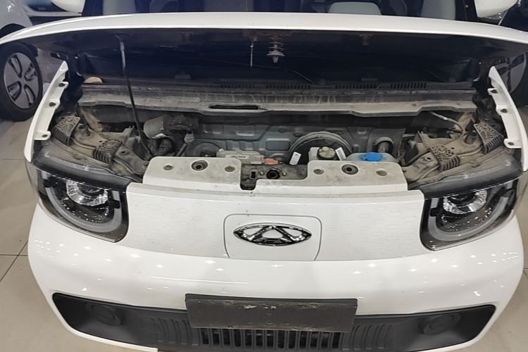 Used Chery QQ Ice Cream 2022 120km Conical Shape Lithium Iron Phosphate Engine Bay