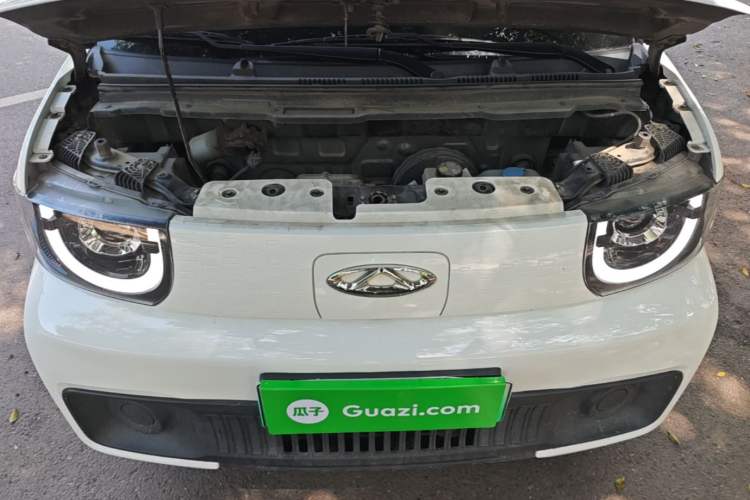 Used Chery QQ Ice Cream 2022 170km Sundae Phosphate Lithium-Ion Engine Bay