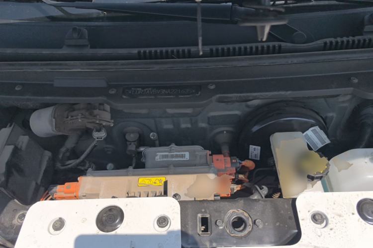 Used Chery QQ Ice Cream 2022 120km Conical Shape Lithium Iron Phosphate Engine Bay