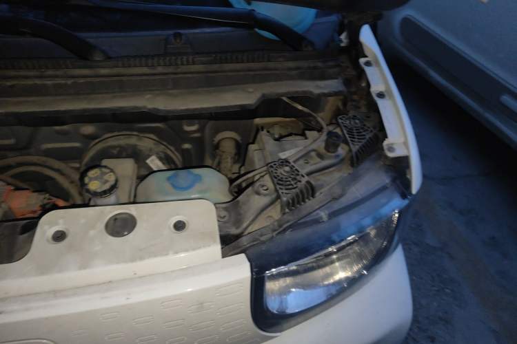 Used Chery QQ Ice Cream 2022 120km Milkshake Phosphate Lithium-Iron Engine Bay Left