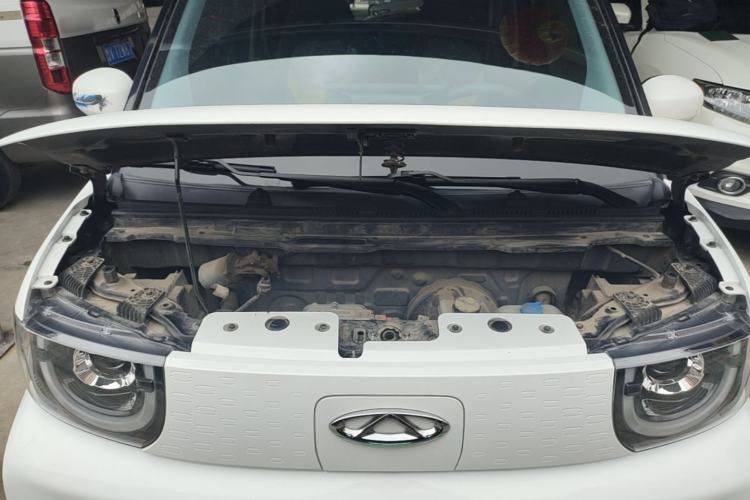 Used Chery QQ Ice Cream 2022 170km Sundae Phosphate Lithium-Ion Engine Bay