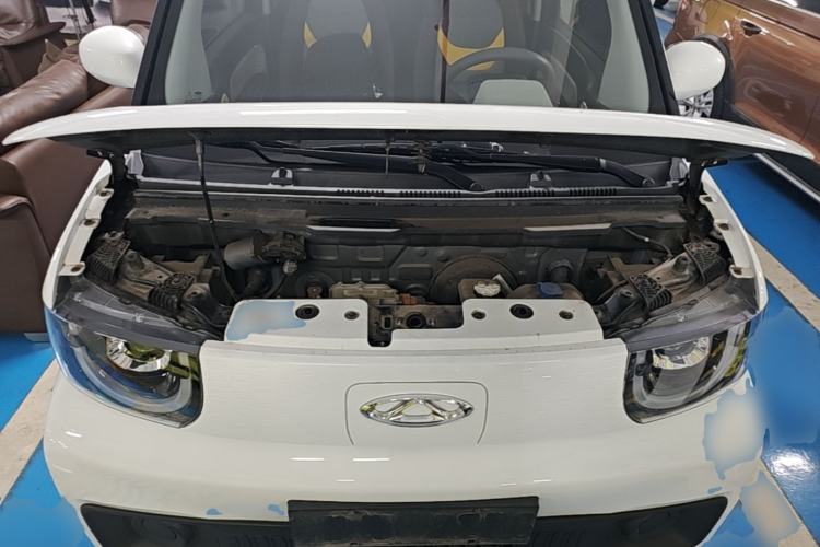 Used Chery QQ Ice Cream 2022 170km Sundae Phosphate Lithium-Ion Engine Bay