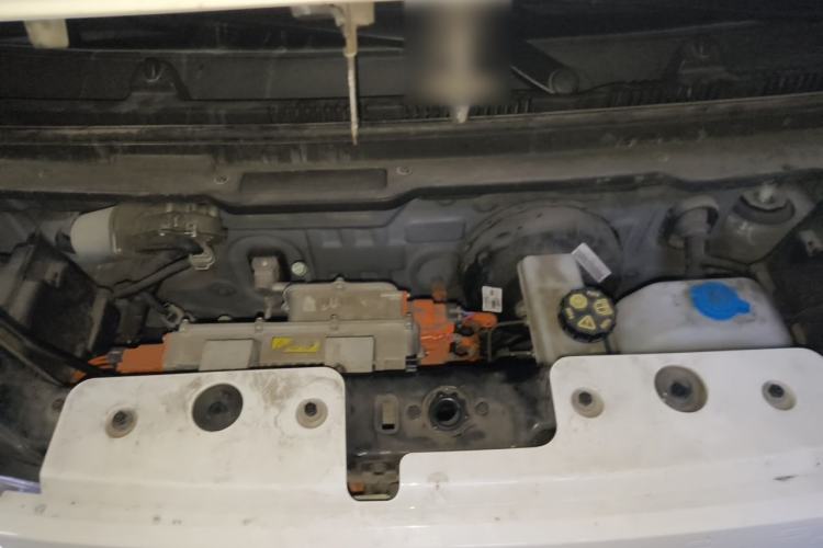 Used Chery QQ Ice Cream 2022 120km Conical Shape Lithium Iron Phosphate Engine Bay