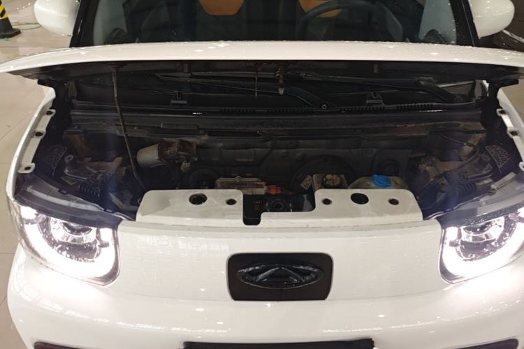 Used Chery QQ Ice Cream 2022 170km Sundae Phosphate Lithium-Ion Engine Bay