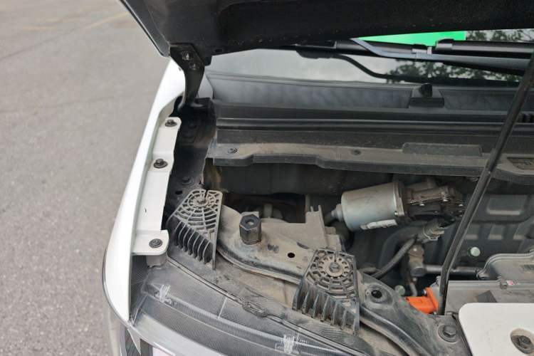 Used Chery QQ Ice Cream 2022 120km Conical Shape Lithium Iron Phosphate Engine Bay Right