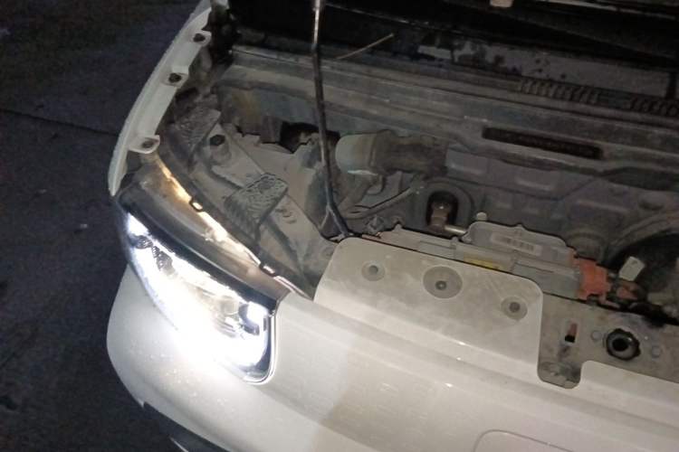 Used Chery QQ Ice Cream 2022 120km Conical Shape Lithium Iron Phosphate Engine Bay Right