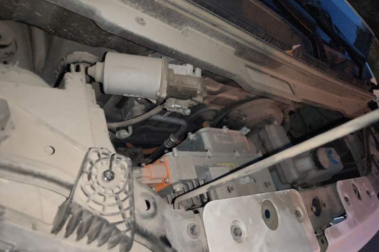 Used Chery QQ Ice Cream 2022 170km Sundae Phosphate Lithium-Ion Engine Bay Right