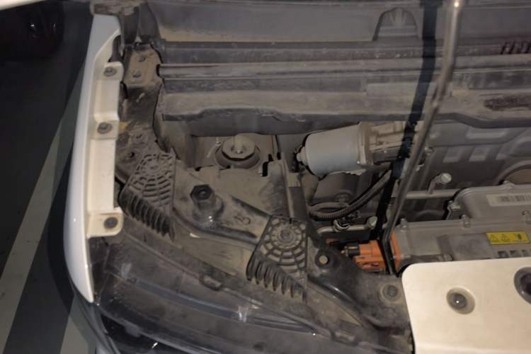 Used Chery QQ Ice Cream 2022 120km Conical Shape Lithium Iron Phosphate Engine Bay Right
