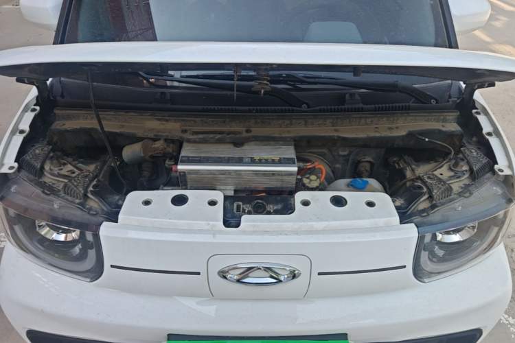 Used Chery QQ Ice Cream 2022 170km Sundae Phosphate Lithium-Ion Engine Bay