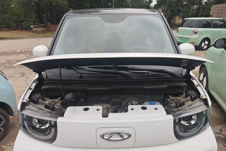 Used Chery QQ Ice Cream 2022 120km Conical Shape Lithium Iron Phosphate Engine Bay