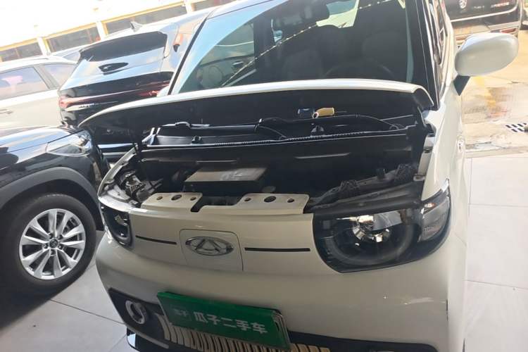 Used Chery QQ Ice Cream 2022 170km Sundae Phosphate Lithium-Ion Engine Bay